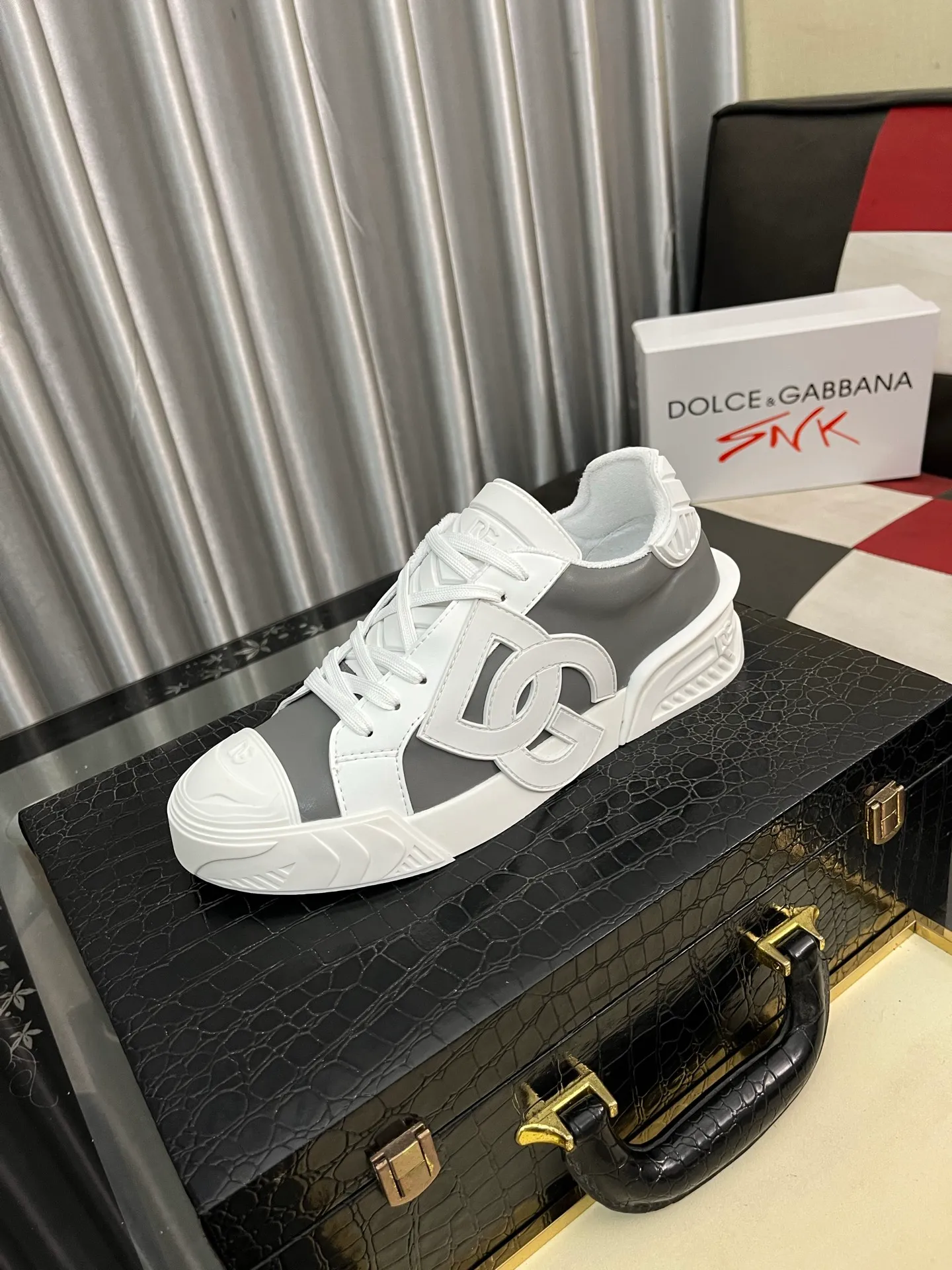 Men's shoes💰500⌚️⌚️【DG】Latest official website high-top casual, men's shoes original quality imported cowhide➕Yangli [Proud] In terms of materials and workmanship, it beats all versions on the market💕Highest quality shipments. Real photos, imported fabrics highlight the unique charm of the brand😘The shoelaces are also original custom-made👻Classic lace-up shoes are very comfortable on the feet, sizes 35-465️⃣colors available